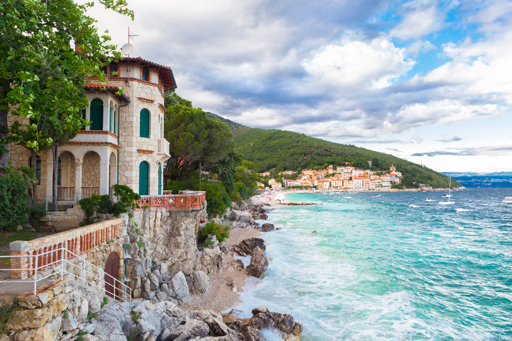 Beachfront home on cliff